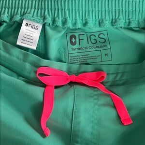Figs Surgical Green Scrub Pants with Pink Drawstring Medium